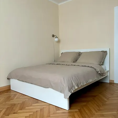 śląska 33 *